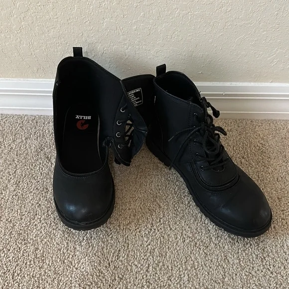 Boys Black Adaptive Boots- Size 6 - Picture 2 of 5